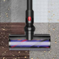 Stapni usisivac DYSON V8 Cyclone i furniture cleaning kit 626456 - Slika 3